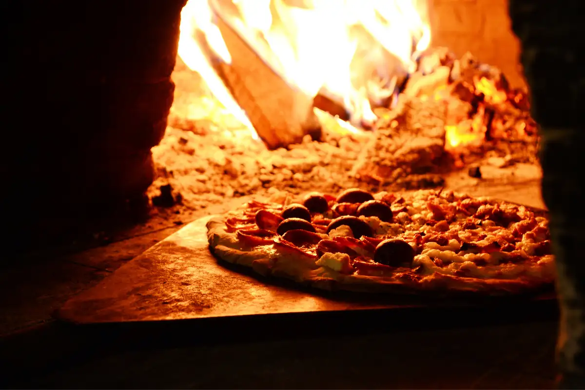 Come scegliere una pizzeria da asporto con forno a legna a Siano: guida pratica con Blu Parthenope