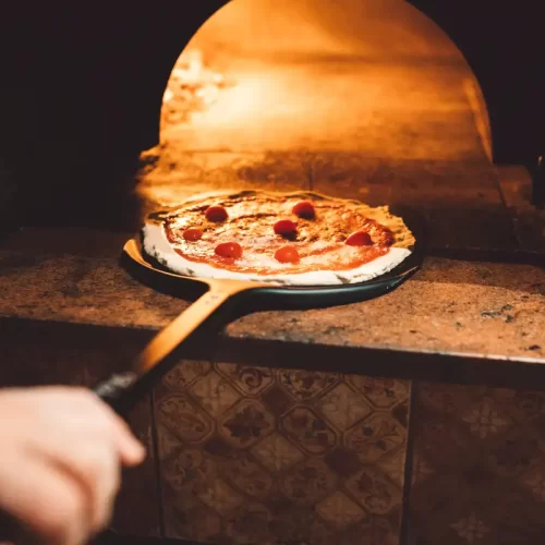Pizza napoletana da asporto a Latina Centro: guida pratica con l’esempio di Magnammece Na’Pizza