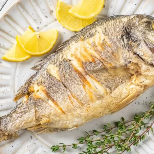 Ristorante con piatti a base di pesce a Torre Archirafi: guida pratica con il caso Ai Confini