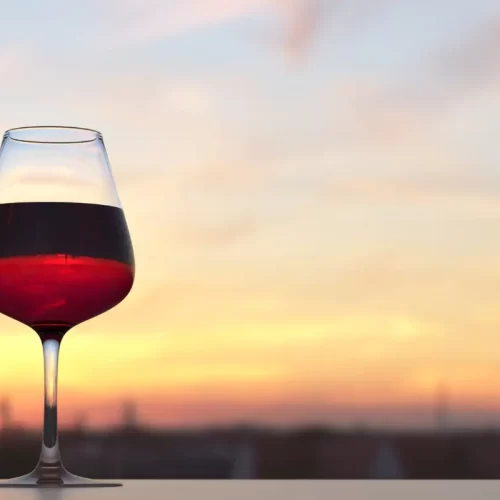 Enoteca per cena a L’Aquila: guida pratica con La Piazzetta Wine&Gin Food